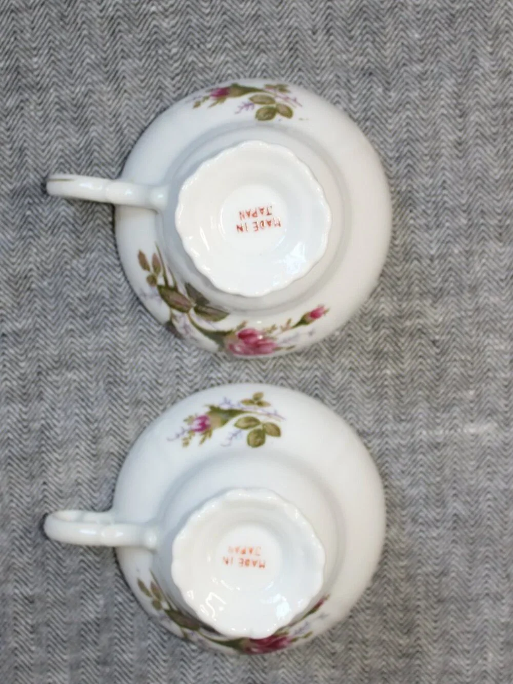 Vtg MCM Set of (2) Footed Teacups & (3) Saucers Japanese Moss Rose w/ Gold Rims